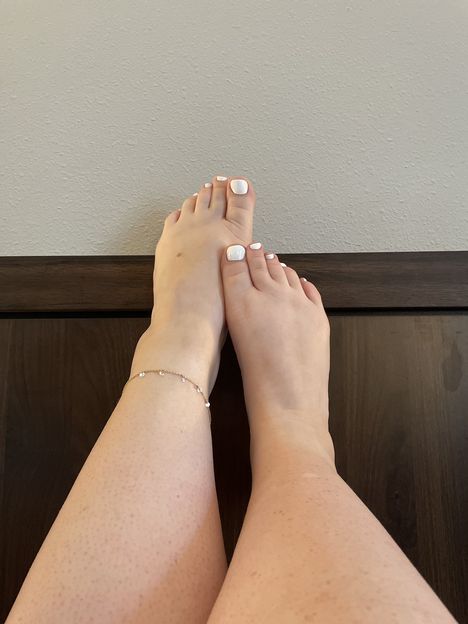 The Feetfinder Phenomenon: My Stunning Wife! - f3os69m