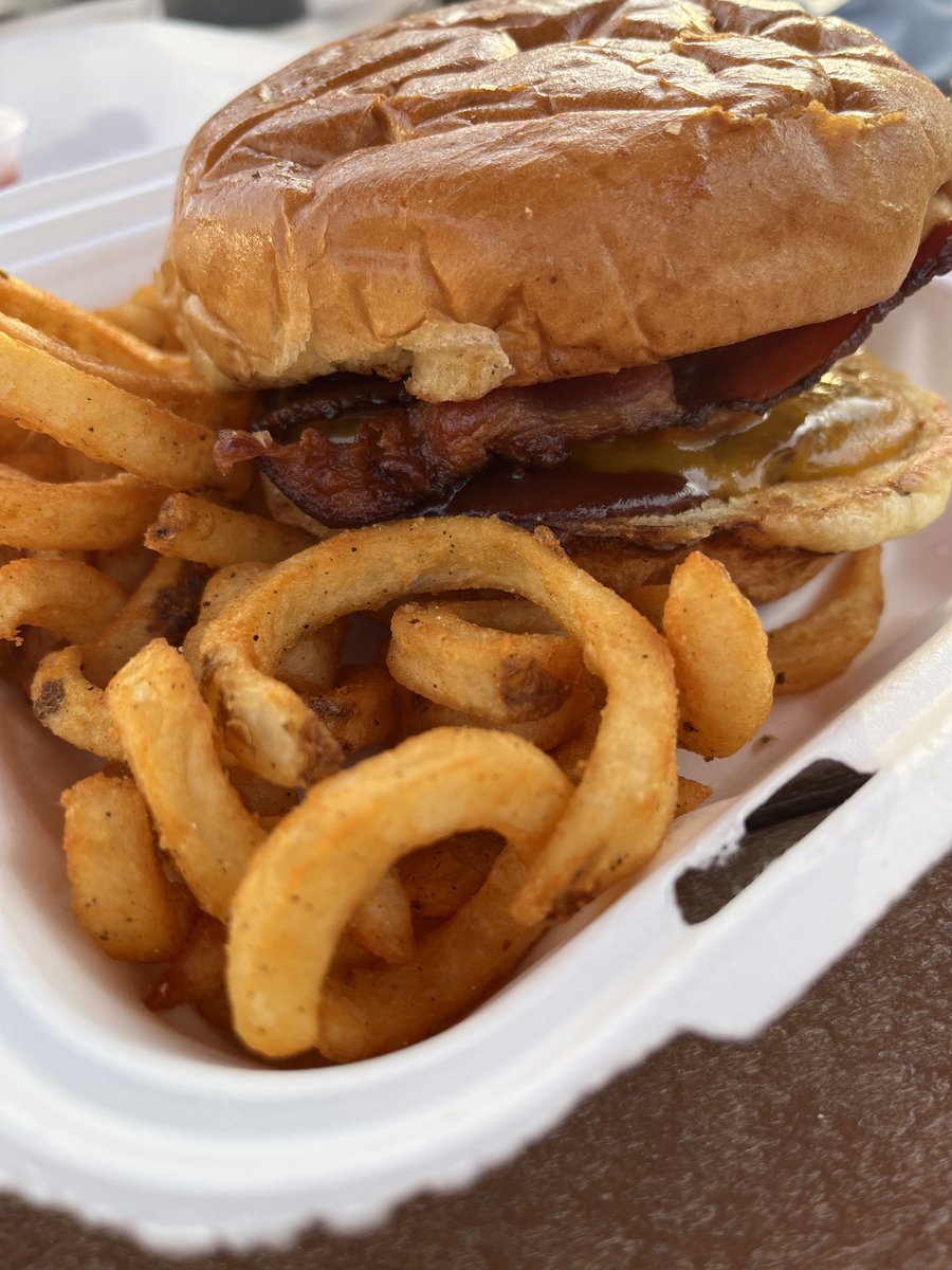 theflikfanatic's tweet photo. An old classic in the fanatics rotation. The bbq bacon cheeseburger. Thank me later. https://t.co/rYFi3egdul