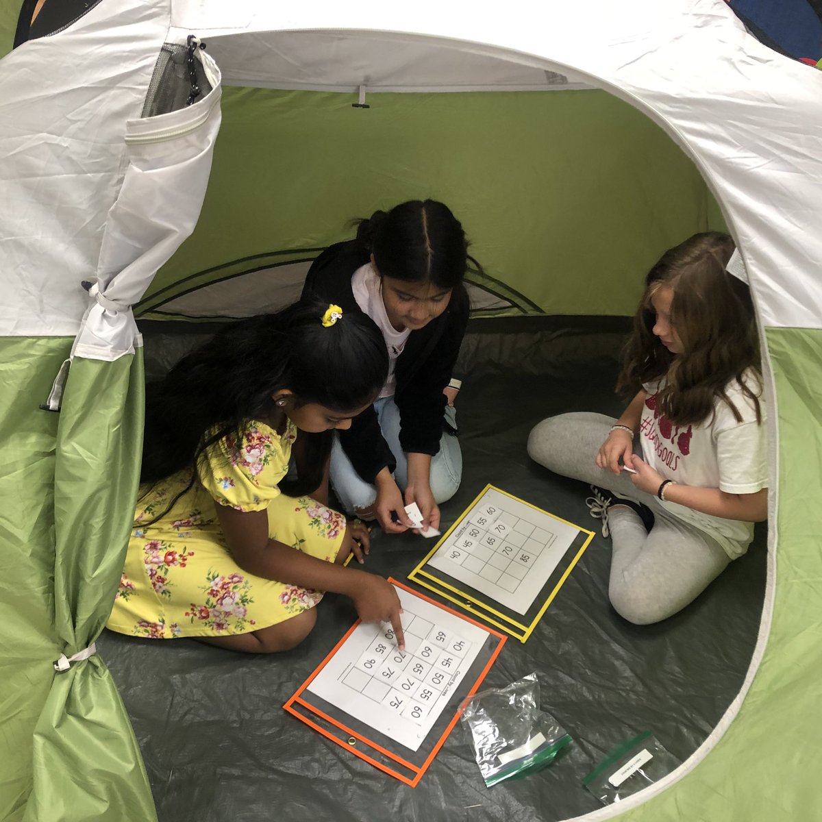KimberlyMJ1995's tweet photo. We enjoyed our math games at station time today! Camp Learn-A-Lot! @RFe_RCS https://t.co/kQmlPXB6U5