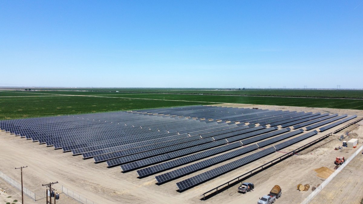 ampacity_llc's tweet image. A beautiful day at the Sunny Cow project in California, nearing completion and built in partnership with White Pine Renewables and Summit Energy!

#BuildingBrightfields #ComeBuildWithUs