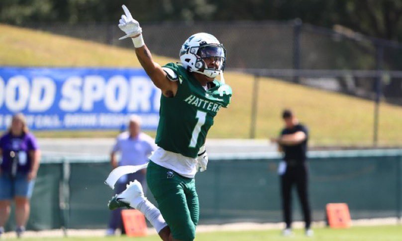 NathanGuinn4's tweet photo. I am truly blessed and excited to announce my first D1 offer from @StetsonFootball @coachbshep @VBFootball https://t.co/JiADcVkJhu