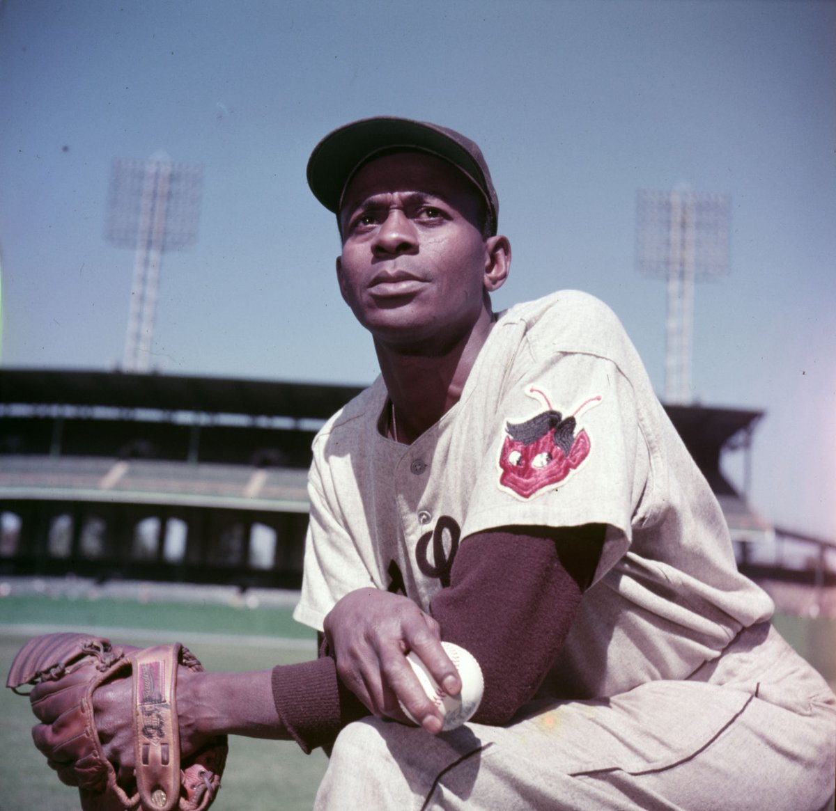 American #baseball player #SatchelPaige died from a heart attack #onthisday in 1982. ⚾️ #MLB #WorldSeries #trivia