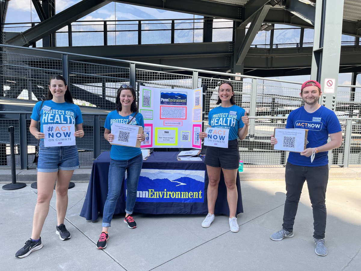 PennEnvironment's tweet photo. Hey @coldplay fans! Stop by our table before tonight’s concert at the Linc to sign a petition telling Congress to #ActNow on climate and telling Philly officials to #SaveFDRPark

Thanks for having us @GlblCtzn! https://t.co/RRxnYnxG7e