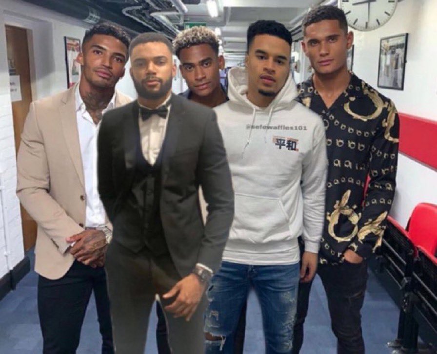 One thing this season is missing. #LoveIsland