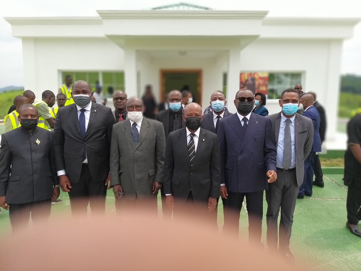 FBPAIX's tweet photo. Parallèlement aux hommages au Président Omar Bongo Ondimba, l'Assemblée Nationale s'est recueilli sur la tombe de son aîné, papa Fidèle Andjoua. Un fédérateur de sa famille qui a su conquérir l'estime de nombreux Gabonais. Que son âme repose en Paix https://t.co/9Ksdva4fYe