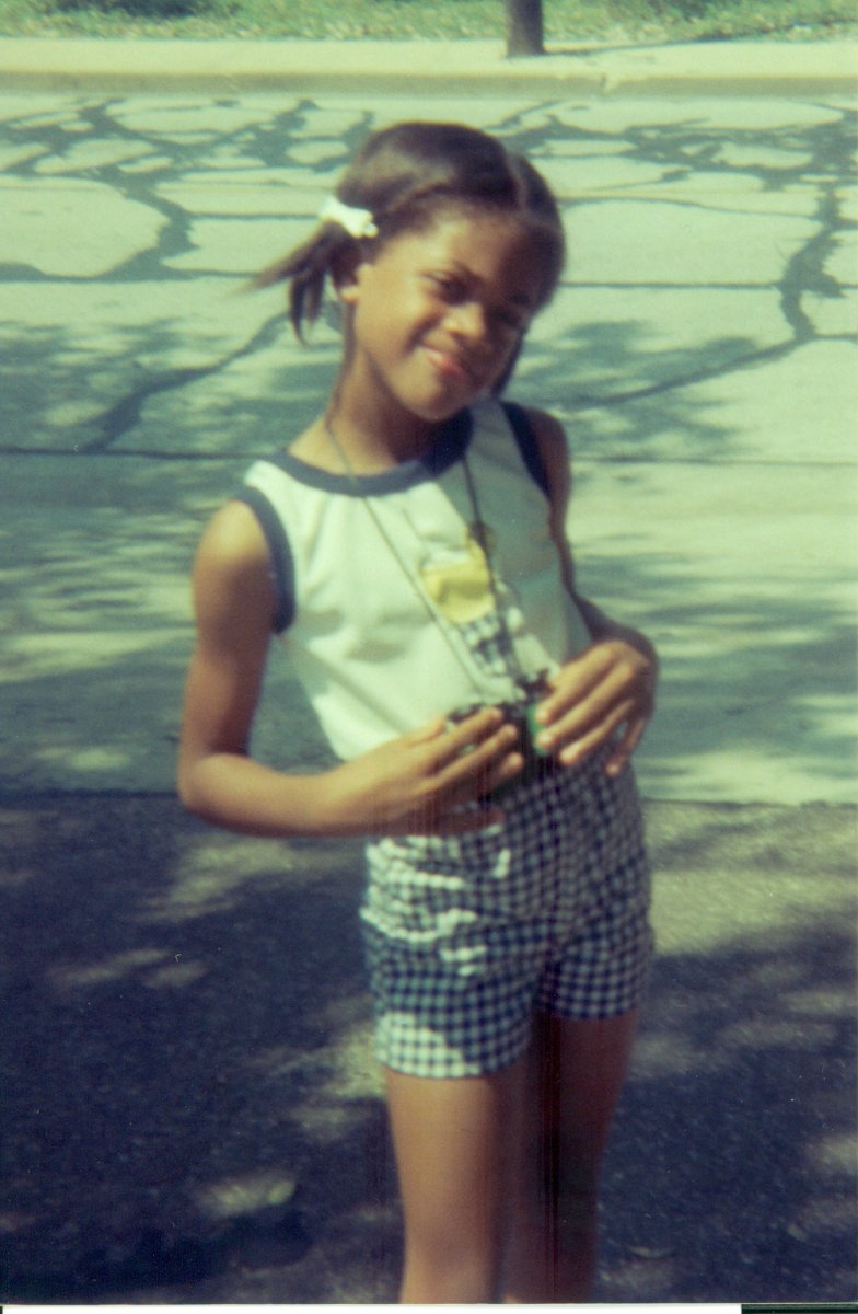 CleanDesignHome's tweet photo. Over the years, the hairstyles have changed, but the same thing remains...a satin pillowcase to protect my hair while sleeping...a trek down memory lane!
.
#naturalhair #sleep #bedding #cleandesignhome #tbt #hair #robinwilson https://t.co/5OBDBImCUZ
