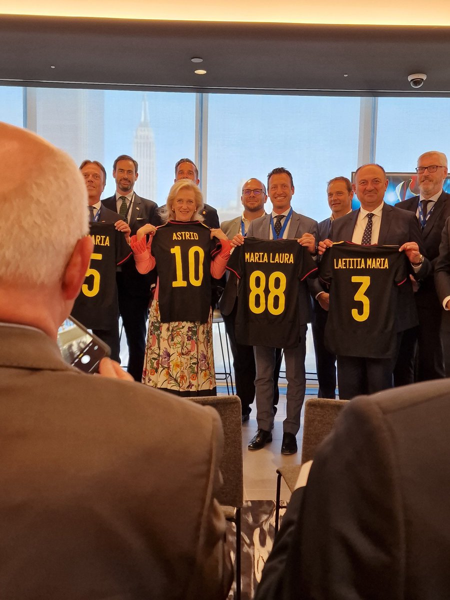 MeeusenRomain's tweet photo. Belgian mission to USA. Sports symposium. https://t.co/GnRQrXVggL