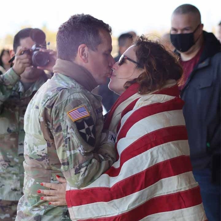 GuiomarDa2's tweet photo. @gabnaomi_so @angelicavale @ottompadron Sí pareja Preciosa #ValePadron ❤😍❤😍🥰 https://t.co/s4Dm4E0wr1