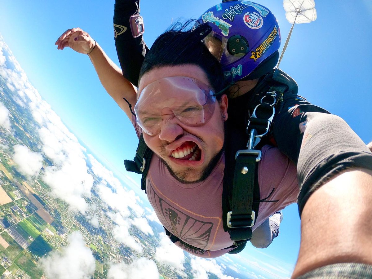 jodee_rodriguez's tweet photo. Unfortunately the parachute opened… Time for round 2 https://t.co/GaPEOhiX2J