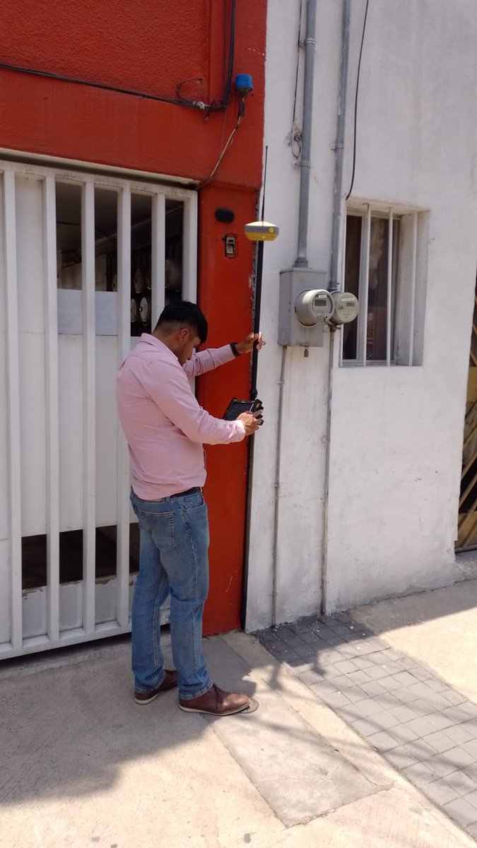 TTQMexico's tweet photo. Curso Inducción práctica, teoría y entrega 
GNSS #Topcon Serie Hiper VR
Medidas inclinadas con la función de tilt
Gracias por su preferencia 
#topografía #ingenieriacivil #construccion #topógrafos #Consultoria #tumejoropcion #TTQMexico https://t.co/IlERT91vP8