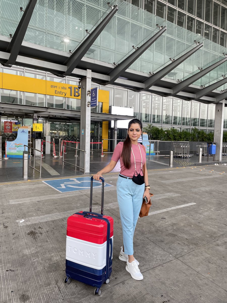 PayelAd25111292's tweet photo. #JourneyStarted https://t.co/TpxAkbtiON