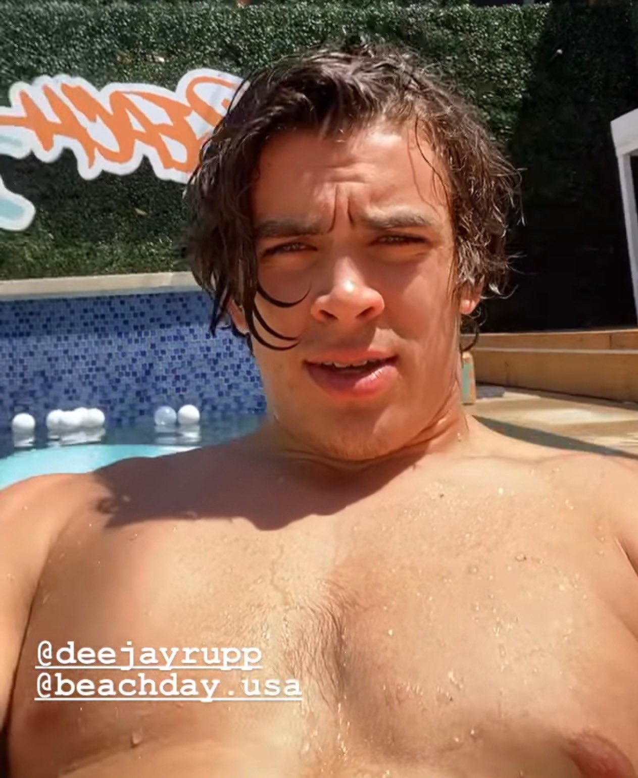 Happy 22nd Birthday to Hayes Grier!      
