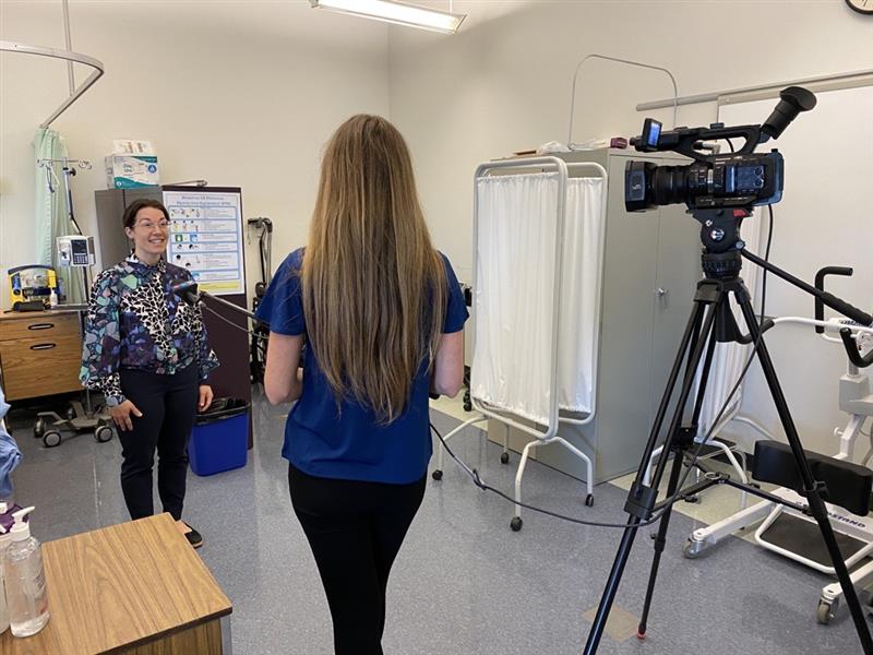 collegeboreal's tweet image. Merci-thanks @MollyFrommerCTV pour l'entrevue avec notre doyenne de l'École des #Sciences #Santé de notre programme accéléré #PSSP #PSW. Faites vite! Inscrivez-vous pour le 15 août et travaillez dans le domaine de la santé dès l'automne! #ProgrammeGratuit #MonChoixBoréal