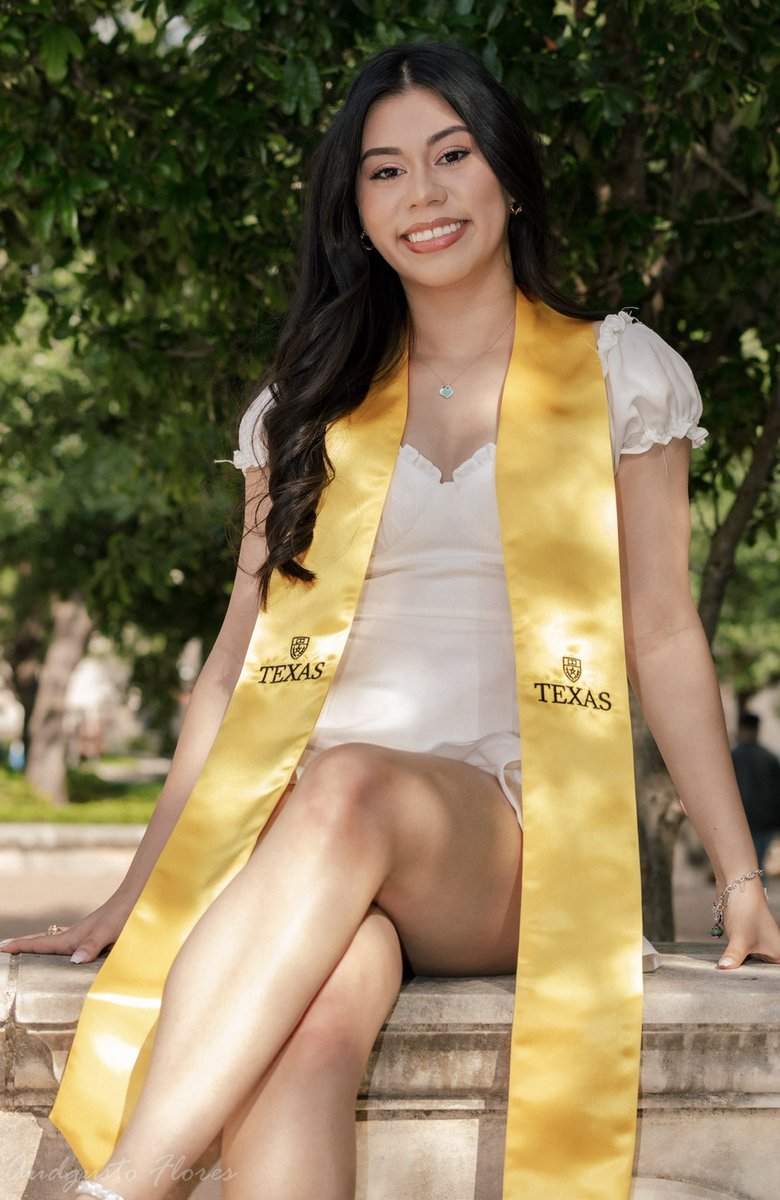 alejandra tweet media