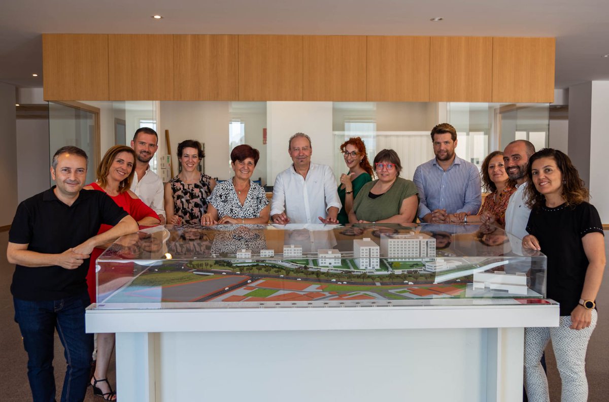 Experiencia y Compromiso: Candidatura de Carmen Robles al Decanato de la Facultad de Medicina de la Universidad de Murcia 
<a href="/MedicinaDecana/">Carmen Robles</a>

#EleccionesMedicinaUMU #OrgulloUMU 
<a href="/UMU/">Universidad Murcia</a> <a href="/palmelar/">Pilar Almela</a> <a href="/Jacinto_MP/">Jacinto Martinez</a> <a href="/mariatemedicina/">M. Teresa Prieto</a> <a href="/EGV2019/">EGV2019</a> <a href="/maria75799682/">María Mtnez-Esparza</a> <a href="/JjArense/">Julian J. Arense</a>