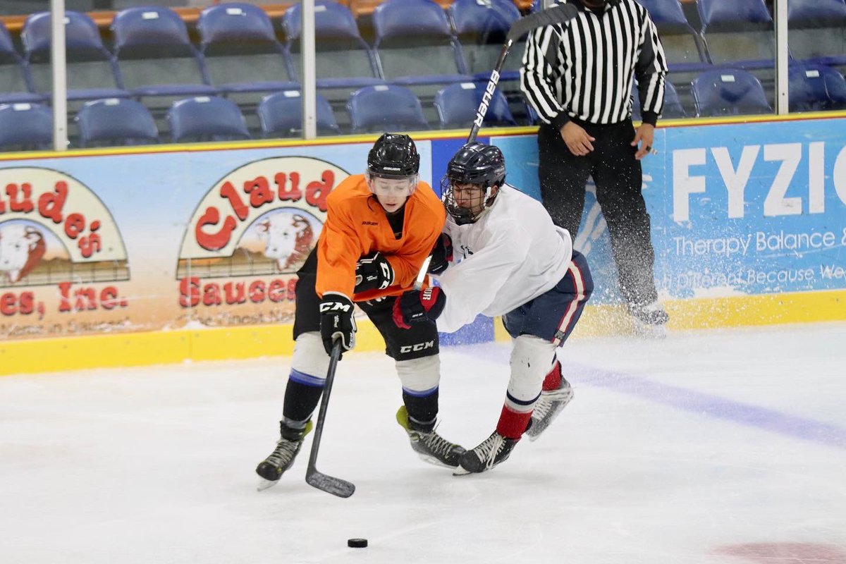 El_Paso_Rhinos's tweet photo. White tops Team Orange, 2-0! ⚪️ #RhinoDevelopmentCamp https://t.co/s92gFfrHhh