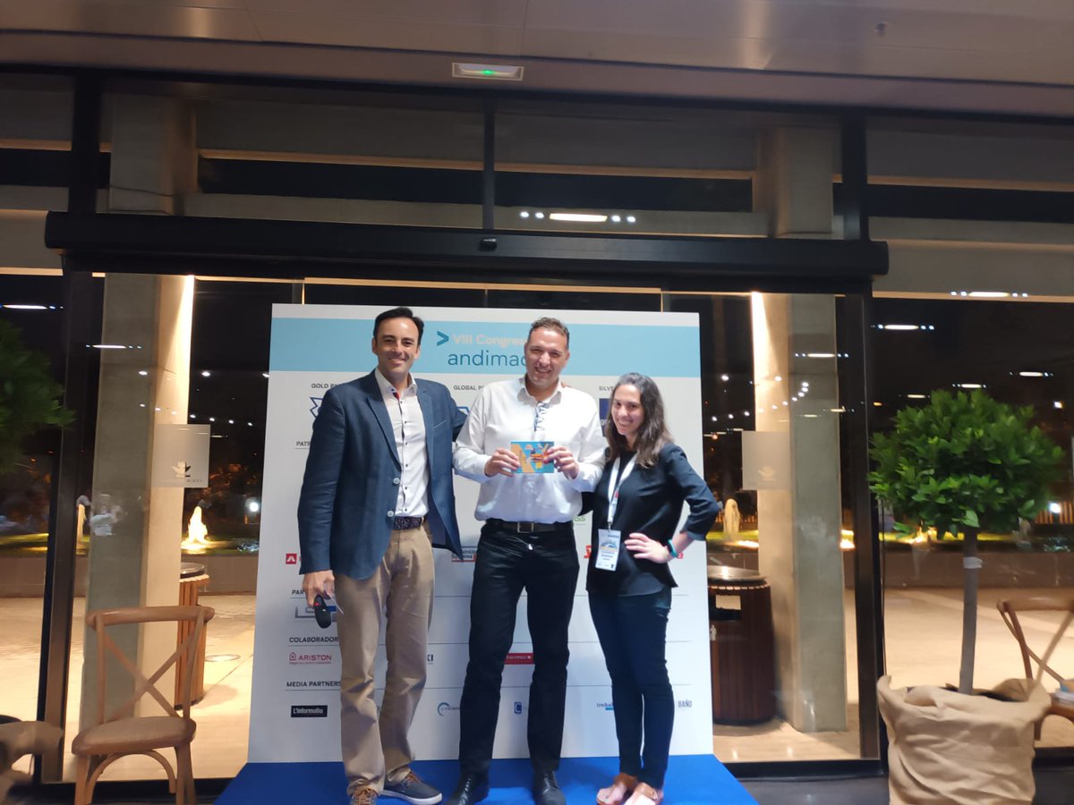 iandimac's tweet photo. Los comerciales de la distribución siguen en constante crecimiento con #FormacionAndimac, y hoy hemos premiado a los alumnos más aplicados, ¡enhorabuena! 🥇🥇🥇

@GD_DURAN #SuministrosMarval #Sanysum @laguardiaymorei @Teclisa_Lev #Cervos https://t.co/0yrS1oJDtz