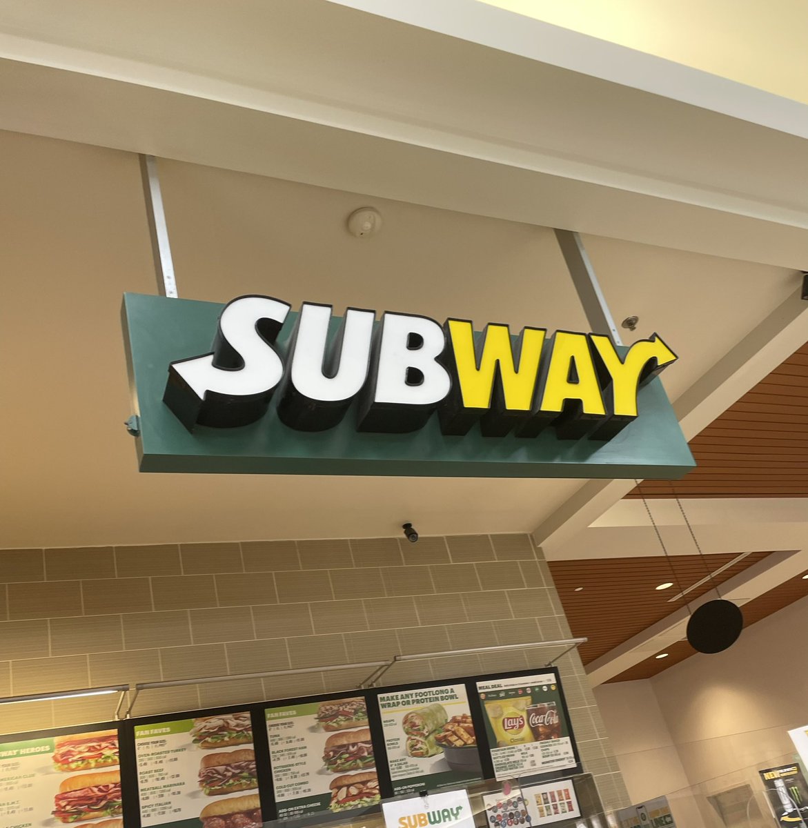 GeminisBear's tweet photo. Decided to get subway today! I regretted it immediately. Im having such a hard time eating as of lately. Nothing I eat feels appetizing… 🥺 #foodproblems #Painful https://t.co/7ntFUxdpD9