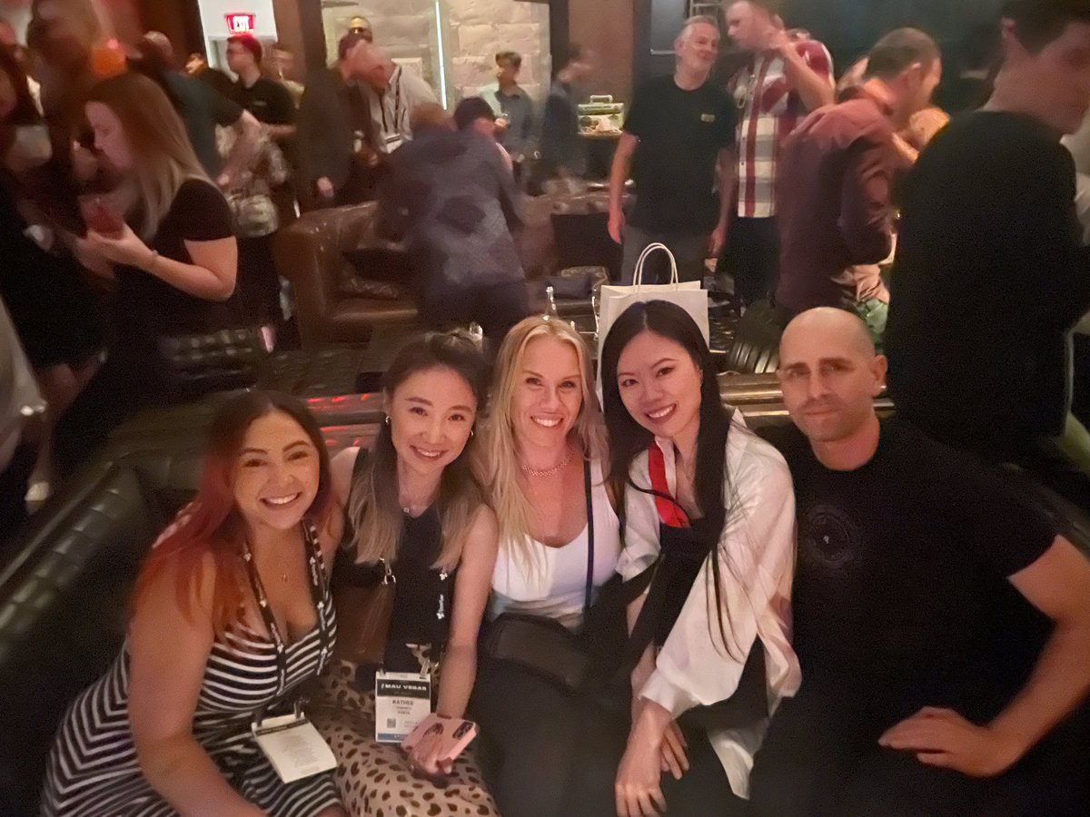 Hannah Zhang tweet media