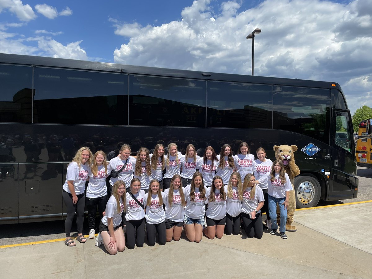 MrFoxAP's tweet photo. We took a break from Finals today to celebrate and send our softball girls to state! Good luck girls! Softball 🥎 https://t.co/grCkflBSMX
