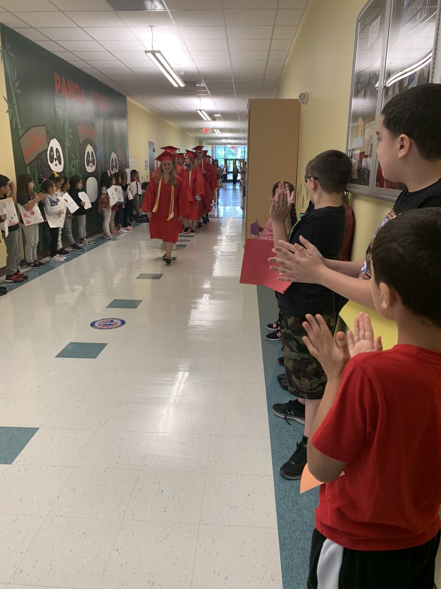 missgoldman19's tweet photo. Today we celebrated and congratulated the Tolman high school seniors! @PotterPandas1 @tolmanadmin @PSDRI_Schools @PawtSchlsonRIse #congratulations #congrats #seniorwalkthrough #senioryear #seniors https://t.co/jPExnGN16j
