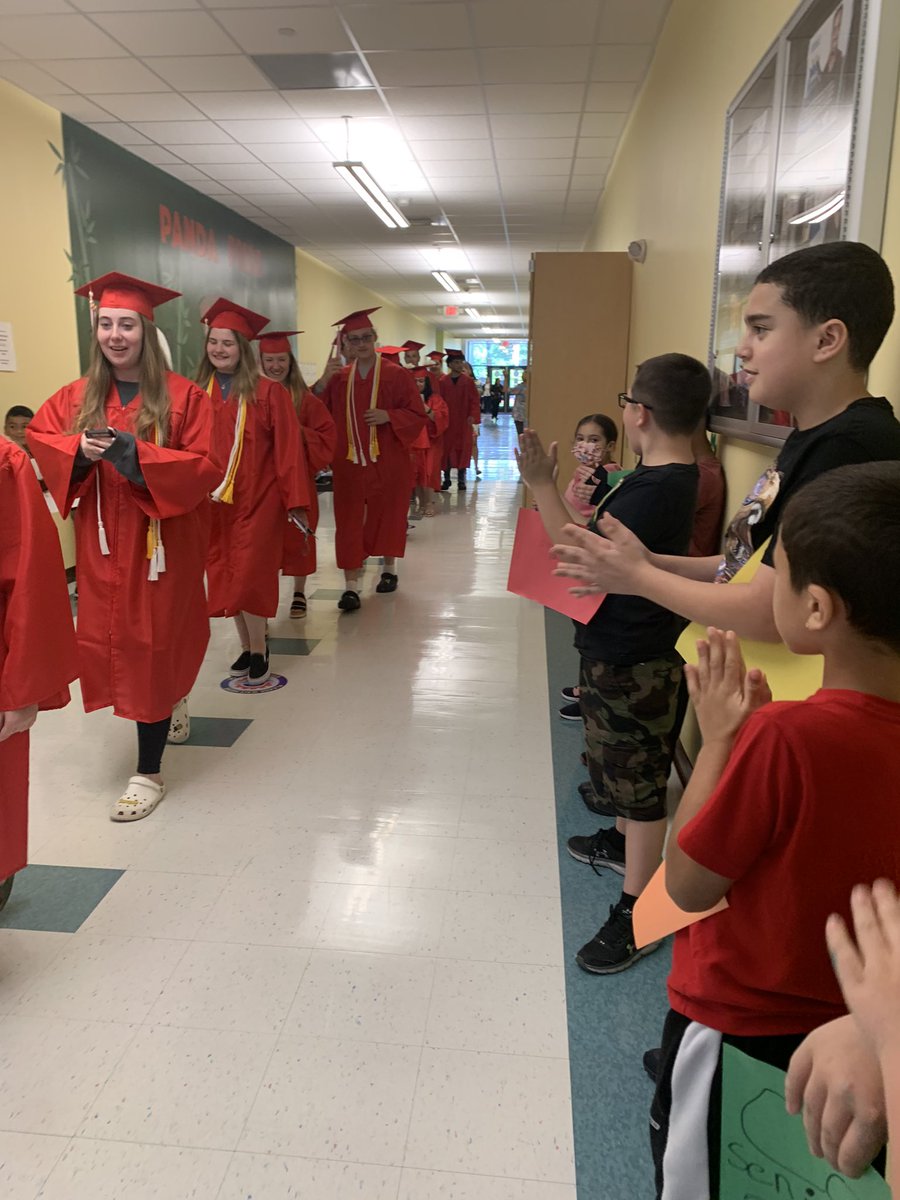 missgoldman19's tweet photo. Today we celebrated and congratulated the Tolman high school seniors! @PotterPandas1 @tolmanadmin @PSDRI_Schools @PawtSchlsonRIse #congratulations #congrats #seniorwalkthrough #senioryear #seniors https://t.co/jPExnGN16j