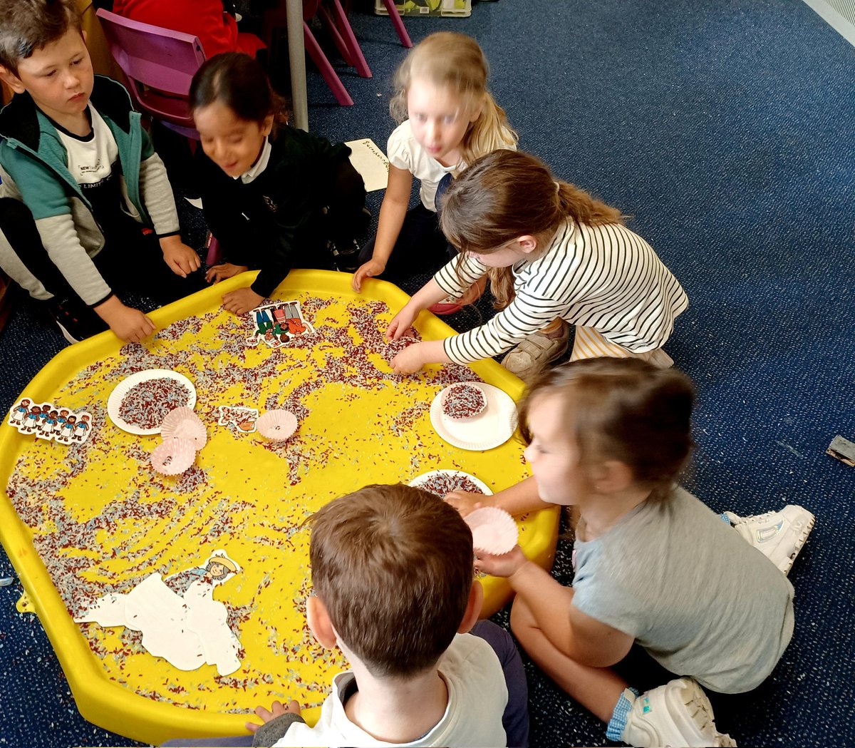 EYkingedprimary's tweet photo. More jubilee fun today! 👑 https://t.co/DLkY2PZY5F