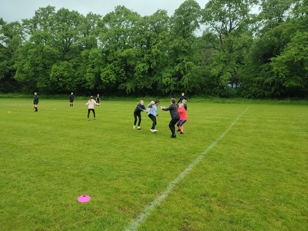 GlasgowRugbyDev's tweet photo. @St_PaulsRCHS P7 Rugby Day @CarthaQPRFC with @StPaulsPhysEd and teams from @vincents_st @stmarnockspri @StBernardsPS & @St_Angelas_Pri
80 Boys n Girls playing rugby and a fantastic senior pupil coaching team @PEPASSGlasgow .#AsOne #EverybodysGame #GNorth https://t.co/Ej2jveFMhK