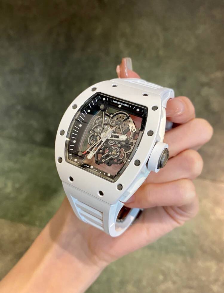 ling_muxue's tweet photo. Billionaire Ticket RM055 White Ceramic
Richard Mille RM055
16 year certificate_ full set
Classic tonneau shape white ceramic case
Appearance is highly recognizable
Skeleton dial Sapphire crystal see-through design
Simple shape but full of technology https://t.co/HOQ14W5EV1