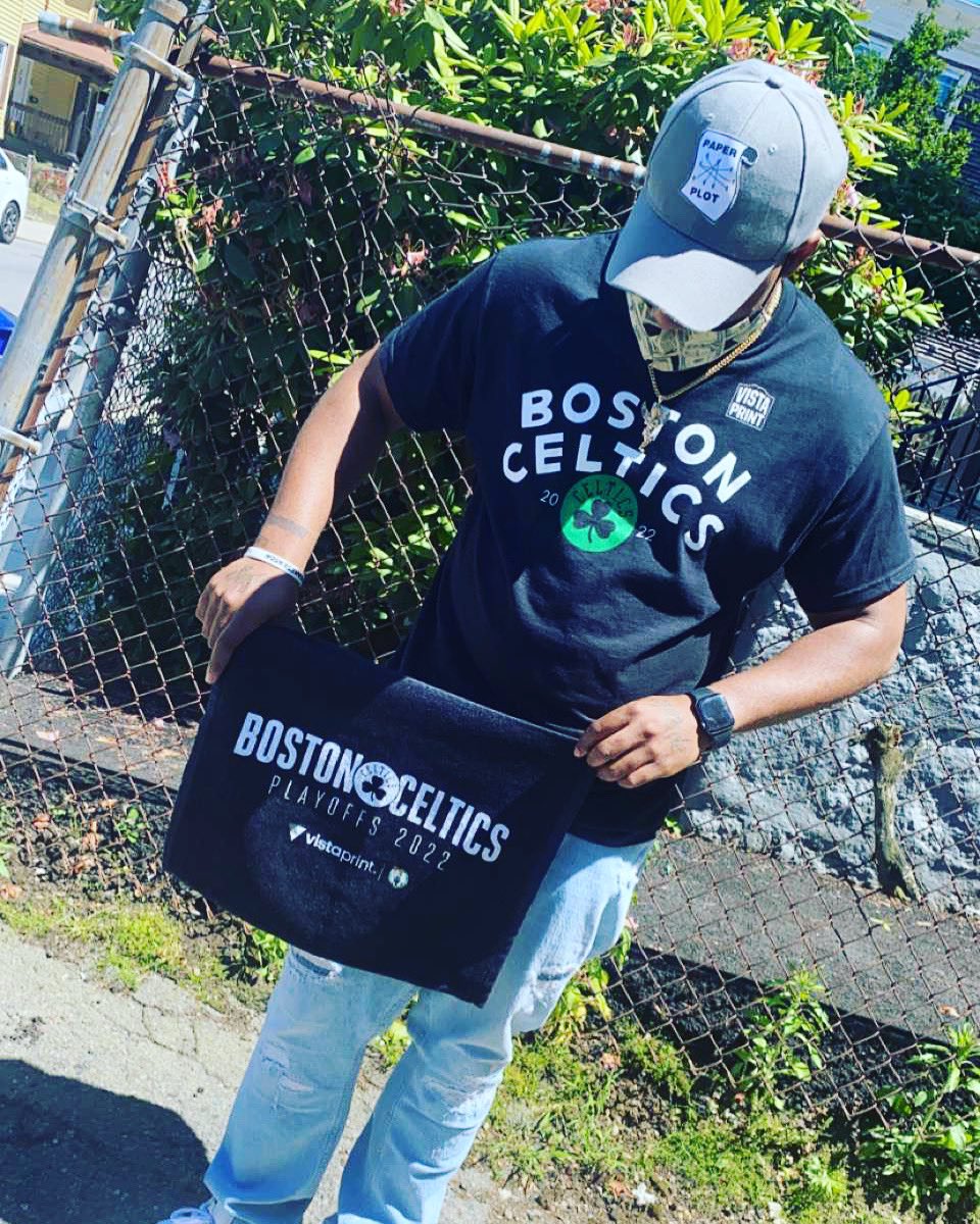 “I ball like a player 🏀Boston green stuff,I don’t do the pills 💊 or the lean stuff”….new music videoes sooon………..t-shirt &amp; towel specially sponsored  <a href="/elpelontaqueria/">El Pelon Taqueria</a> if u n the Fenway Brighton Area for the game tonight check them out for gud eats 🌮#PAPERPLOTENT #Celtis