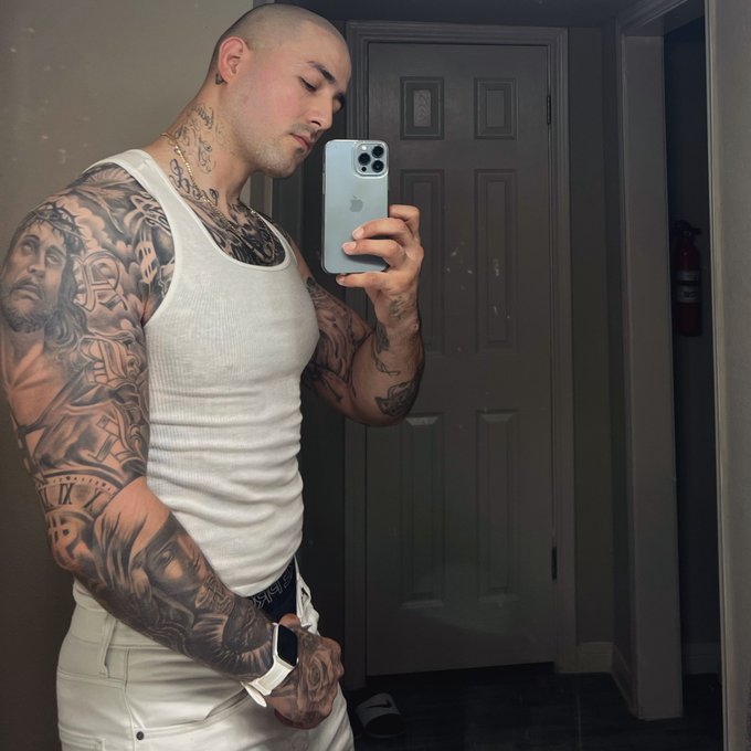 Watch cesar castillo's leaked NSFW photo on TwXstars