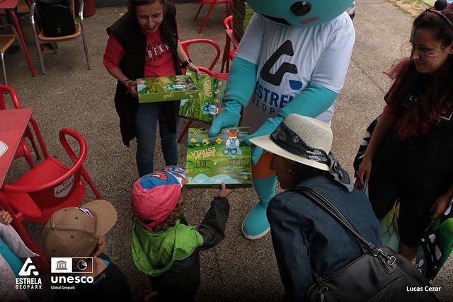 Today, the Estrela Geopark participated in the celebrations of the World Children's Day, in the Municipality of Manteigas. An opportunity for sharing between "Estrelinha" and the children of this Territory!