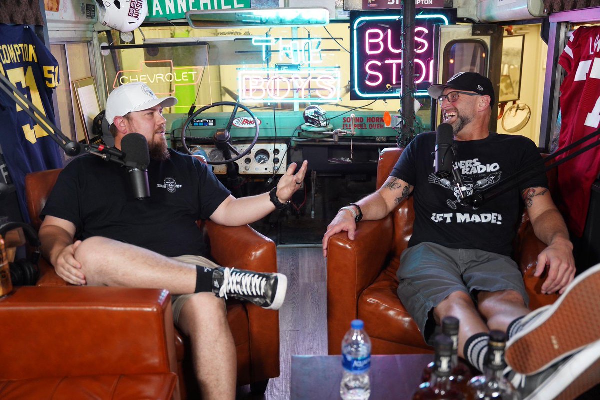 RaidersFanRadio's tweet photo. We are almost ready for another #SummerOfSwag episode of Raiders Fan Radio! Testing out chair comfort in other studios in the mean time! Be at https://t.co/5pjSeofPCy at 7E/4P for Episode 249! #RaiderNation #fortheboys https://t.co/IbmOtHwntc
