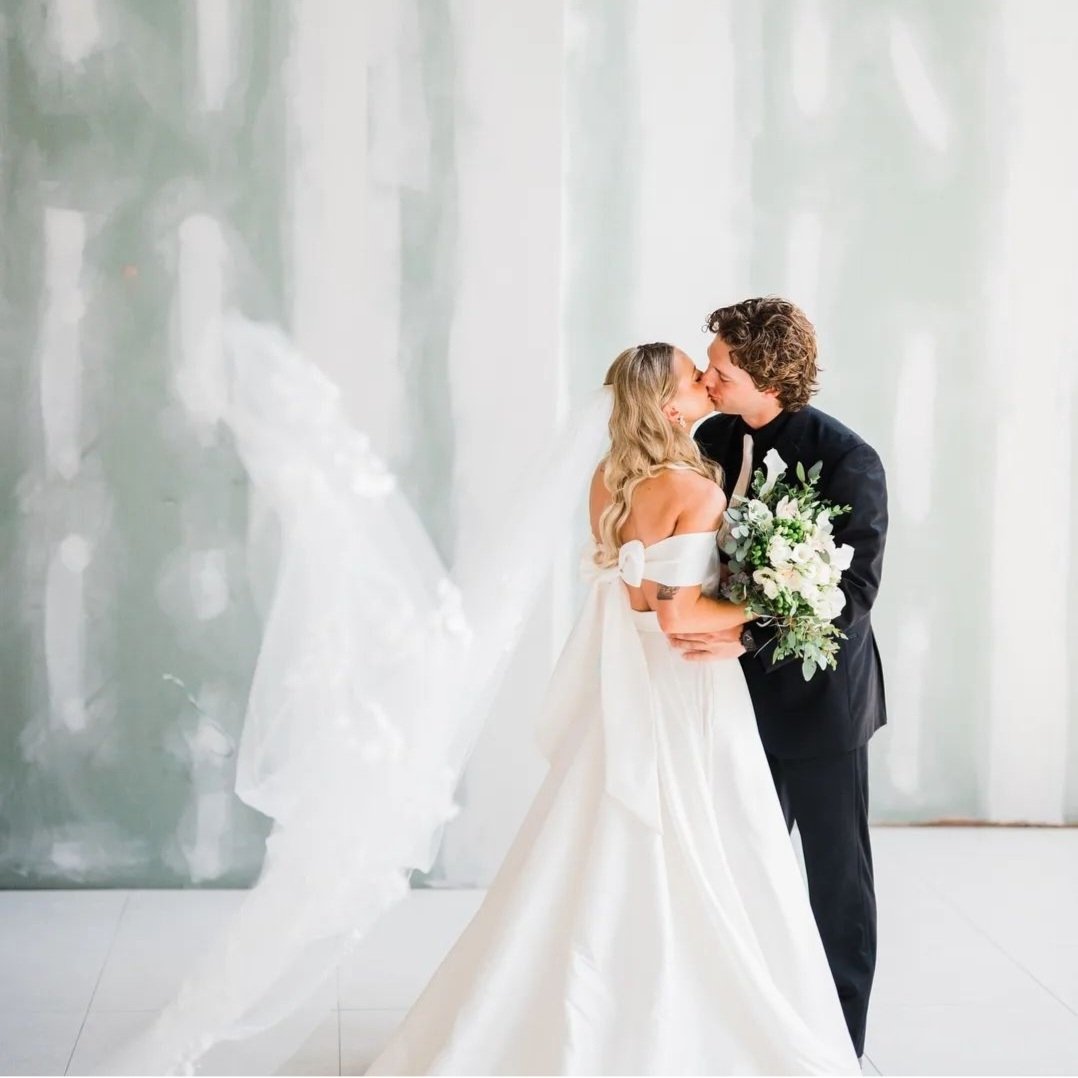 Even under construction, our couples and photographers still find creative spots in the hotel to get the perfect shot!

#weddingwednesday
Photo Credits: @kathrynhyslopphotography