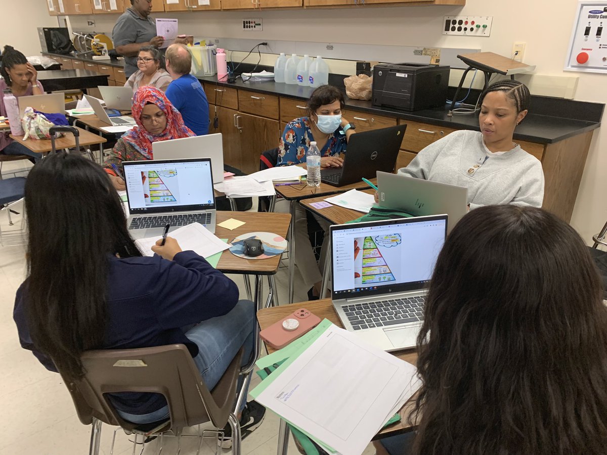 rwootenits's tweet photo. @FBISDscience teachers engaging in feedback with student work, success criteria and a variety of feedback protocols! #fbisdlearns #fbisdscience https://t.co/uguHGML6B1