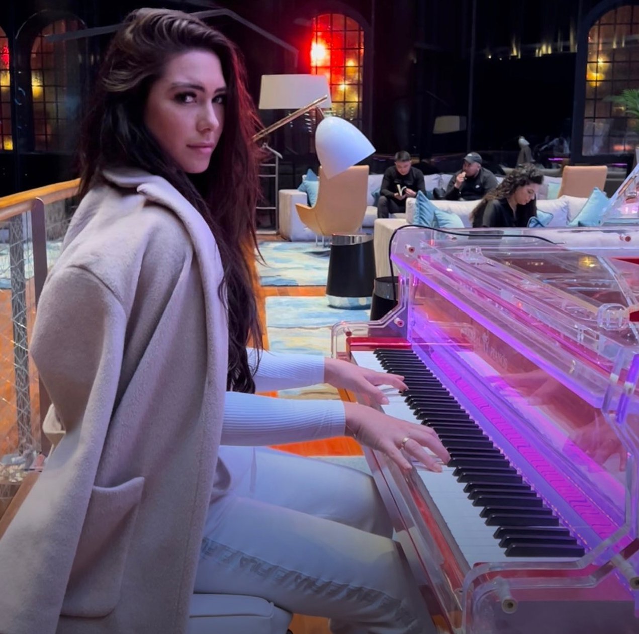 Lily Jay (@lilyjayofficial) / Twitter