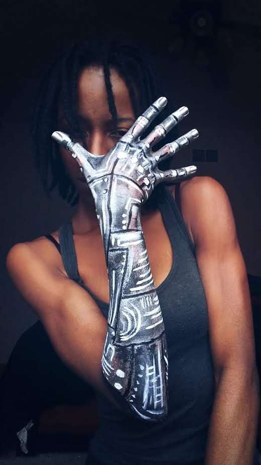 CocoKarma1's tweet image. "GET OVER HERE!!!"🫴🏾✊🏾💪🏾 
Grab life like a #bull by the #horns 🐂 #bodypainting #CYBORGSUNITE #bionic #ArtistOnTwitter #art #ArtOfTheDay #PainterOfTheNight #painting #bodyart #artwork #designerart #getoverhere #Coal #Montero #Motivation