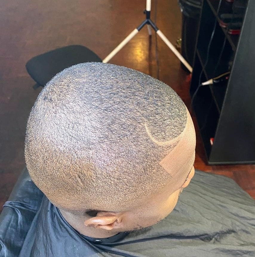 RUSSELL_BLACK5's tweet photo. Book your appointment with Russell Black Barber..
📞0676324744.. https://t.co/slUHpd6XES
