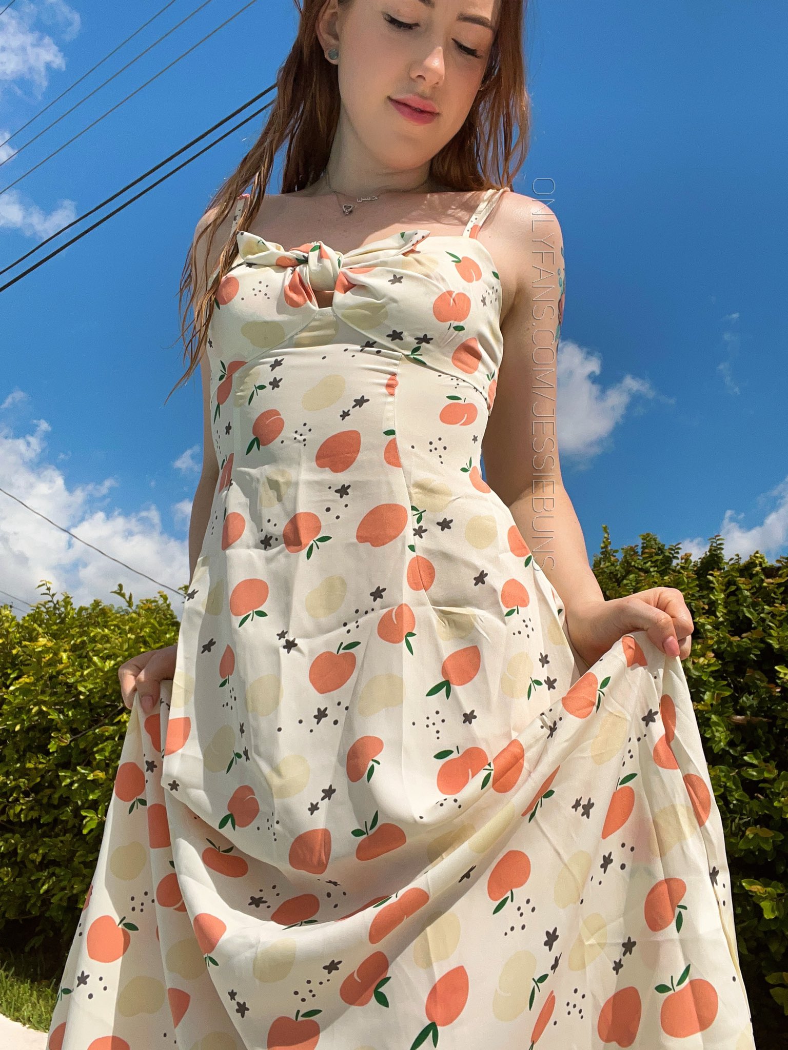 1 pic. Do you prefer the sundress on or off? 💙 for on ♻️ for off https://t.co/tCCsOz6QlG