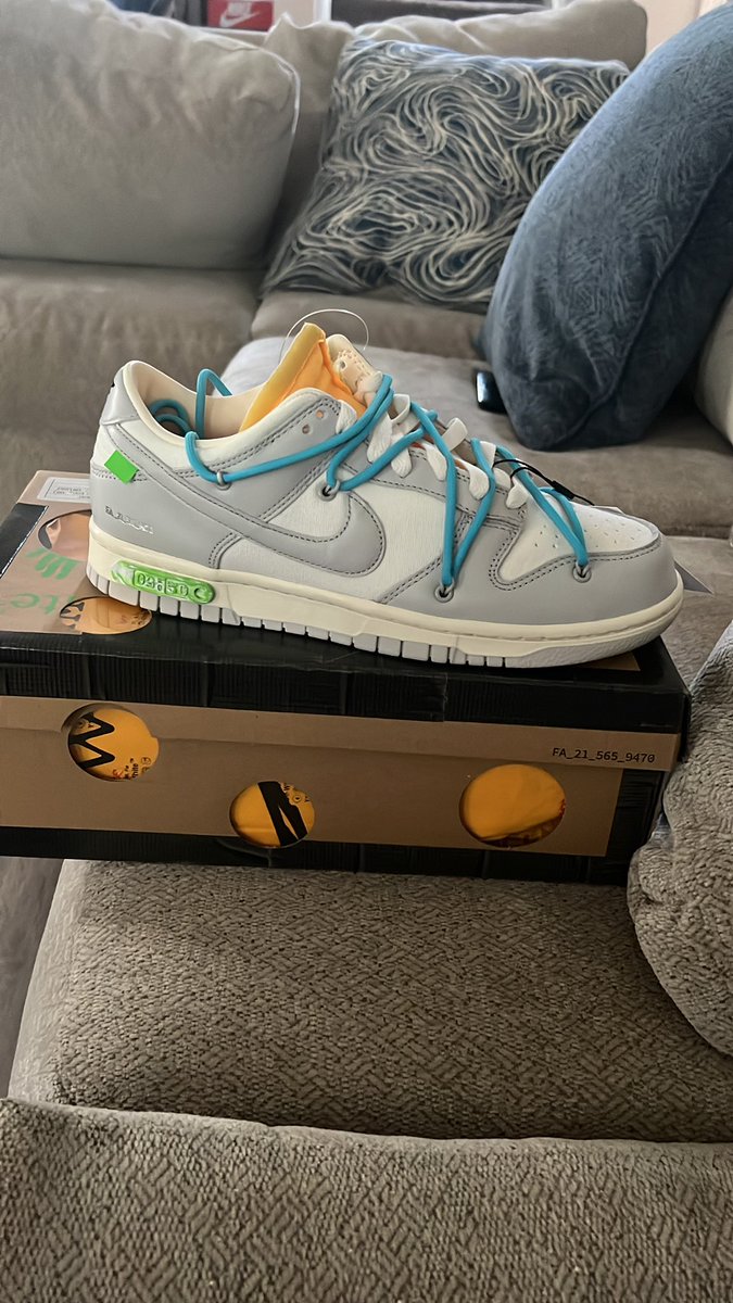 SERGIO374168761's tweet photo. Welcome home I’m getting addicted to shoes I want all collection of off white 😮‍💨😂😂😅😅😅 https://t.co/f2wGrKeXi3