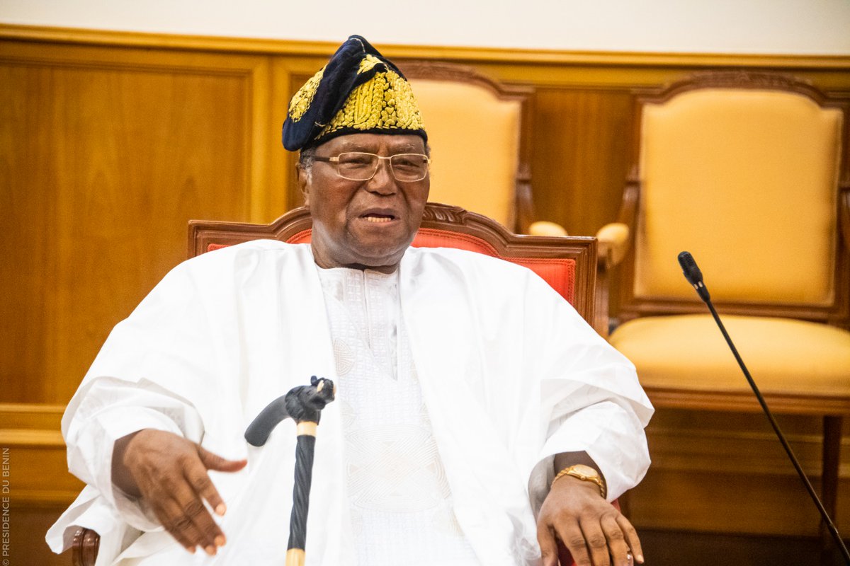 PresidenceBenin's tweet photo. Après la délégation des Ambassadeurs de @UEauBenin, le #Prbenin @PatriceTalonPR a également reçu, ce mercredi 08 juin 2022 à son cabinet, l'ancien Président de la République, M. Nicéphore Dieudonné SOGLO. Des échanges ont tourné autour des sujets d'intérêt national. #AudiencePr https://t.co/niHxvxuaPW