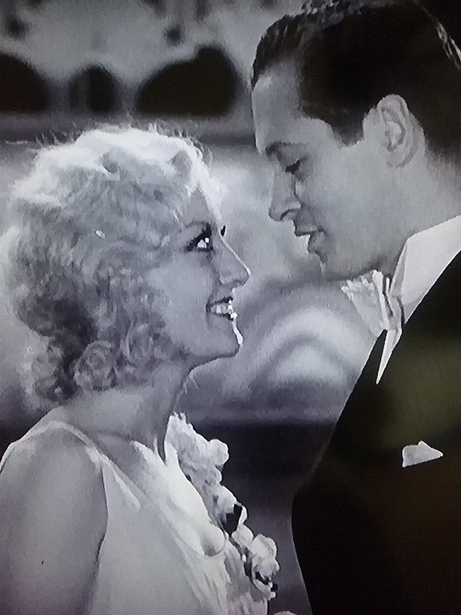 TCMCult's tweet photo. At this point in her career, Joan Crawford was on a major roll. The introduction of sound films
#HollywoodRevue
#OurBlushingBrides 1930
#MontanaMoon 1930
#Paid 1931
#DanceFoolsDance 1931
#Rain 1932
#GrandHotel 1932
#TheDancingLady 1933
#TCMParty https://t.co/UySnst24yV