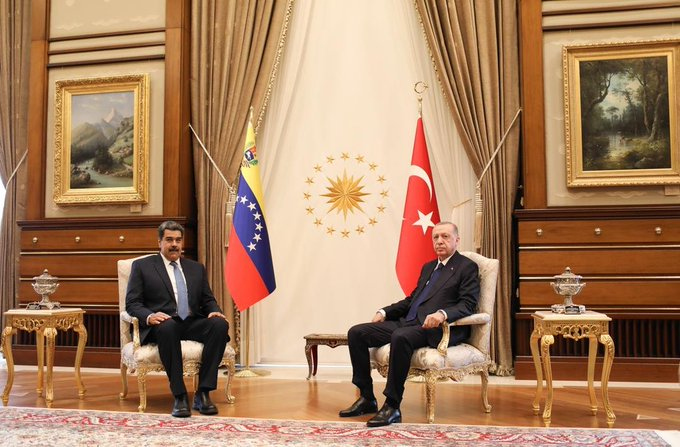 MHidrocarburos's tweet photo. El presidente @NicolasMaduro dijo que en la actualidad se desarrollan 54 acuerdos suscritos entre Türkiye y Venezuela, enfatizando la importancia de la interconexión aérea entre Estambul y Caracas. https://t.co/Eh8LU7kj7v
