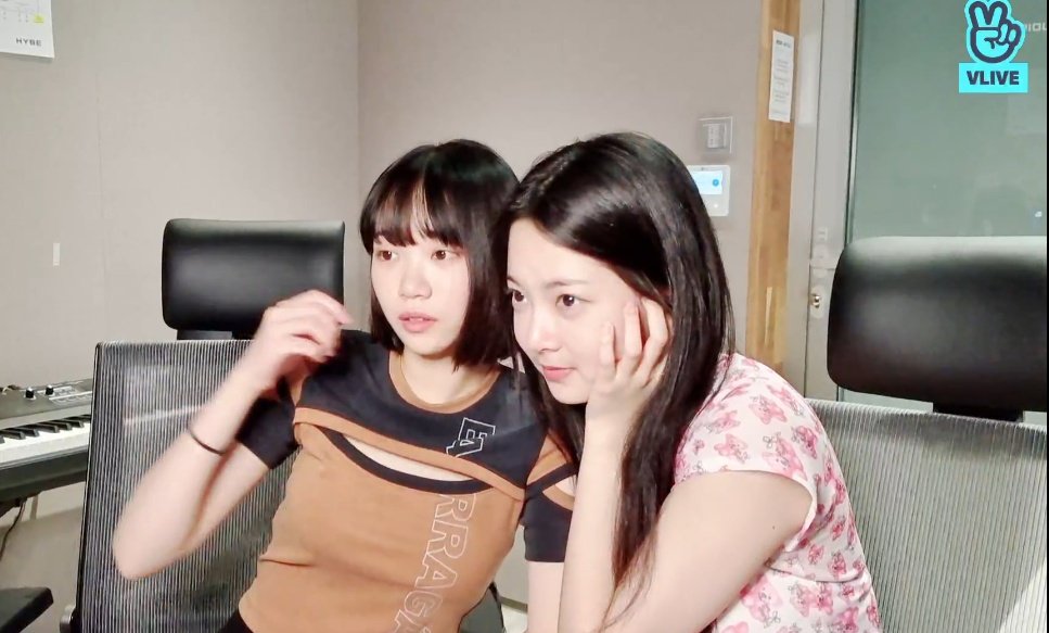 lessera_kamama's tweet photo. チェチェーズ尊い
#LESSERAFIM 
#LESSERAFIM_CHAEWON
#LESSERAFIM_EUNCHAE https://t.co/bSl4U2TY0Z
