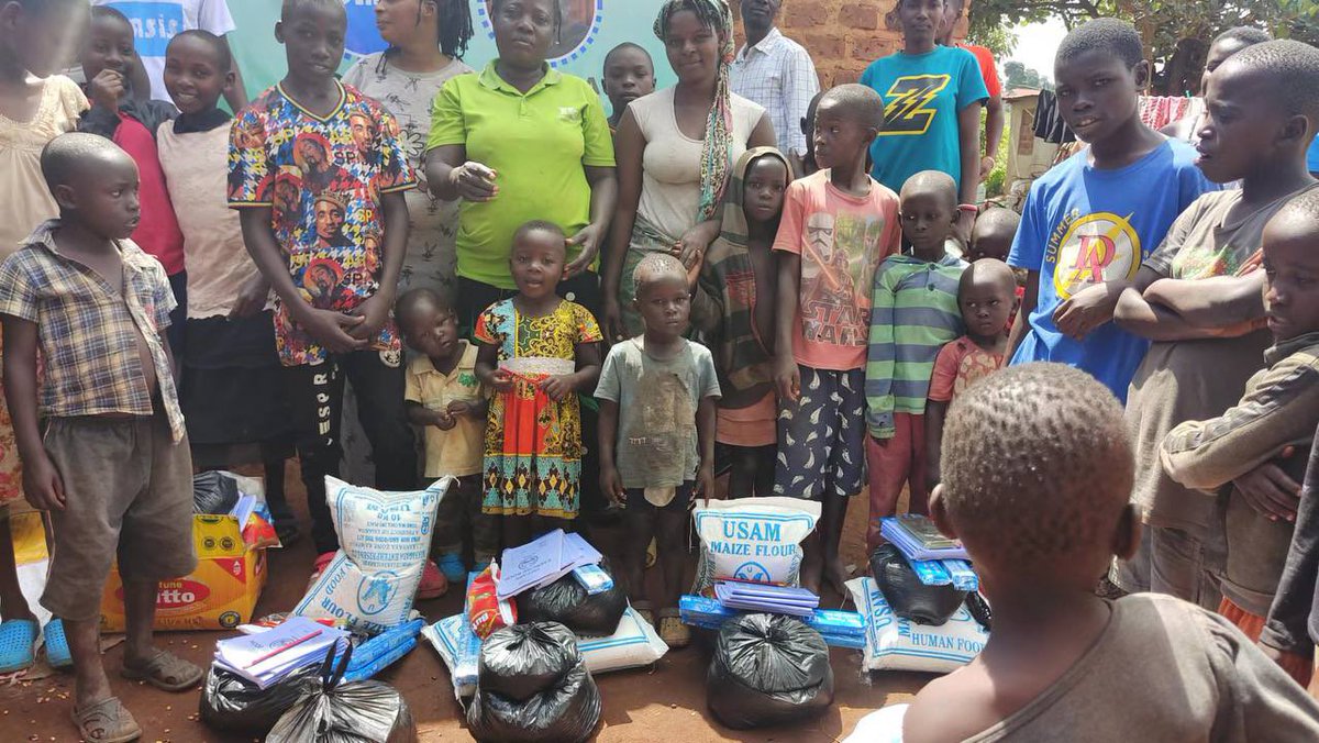 Oasis_NFTs's tweet photo. @BarackObama @WNBA @chicagosky Oasis work to the children in KENYA home of Obama.@BarackObama 
❤️ We will continuously do it for children in extremely poverty area here.
Please support the children in many ways: 
✅Stay tuned and following the journey to help children https://t.co/5OULUIBGMD