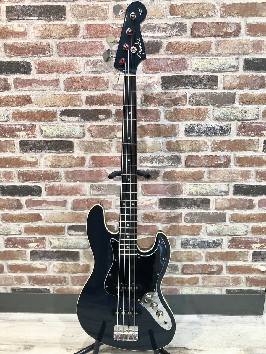 wattmann_stk's tweet photo. こんにちは!
#FenderJapan 買取させていただきました!
ガンメタのマッチングヘッドが特徴的な #JazzBass です!
エアロダインシリーズの最上位機種で #DiMazio のピックアップが搭載されています‼️
是非店頭でお確かめ下さい👀
ご試奏もお気軽にどうぞ!また、買取の方も随時お待ちしております🙆♂️ https://t.co/TPPDIBn5BT