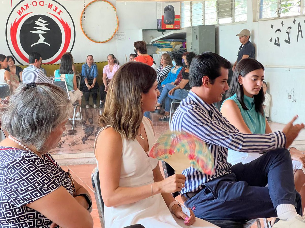 MonicaMgn's tweet photo. Fuimos a la comunidad de #ElColli para platicarles lo que pronto será el centro de atención y educación para niñas, niños y adolescentes con #DM1 💙🫶
#Diabetes #DiabetesTipo1
#ResultadosNoDiscursos https://t.co/3E3riRPTKe