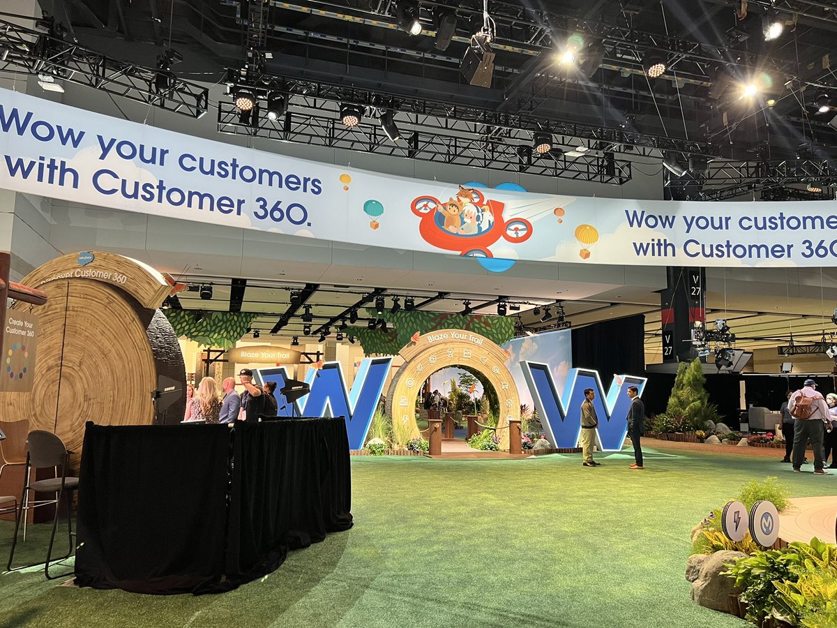 My first impression walking into #CNX22 was WOW!!!