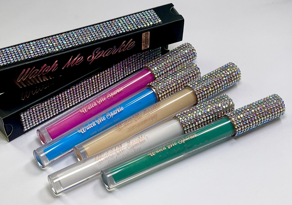 Looking for some gorgeous bold eye bases? Checkout <a href="/_WatchMeSparkle/">WatchMeSparkle</a>  EVERYTHING IS BLINGING!!!!! 🙌🏽