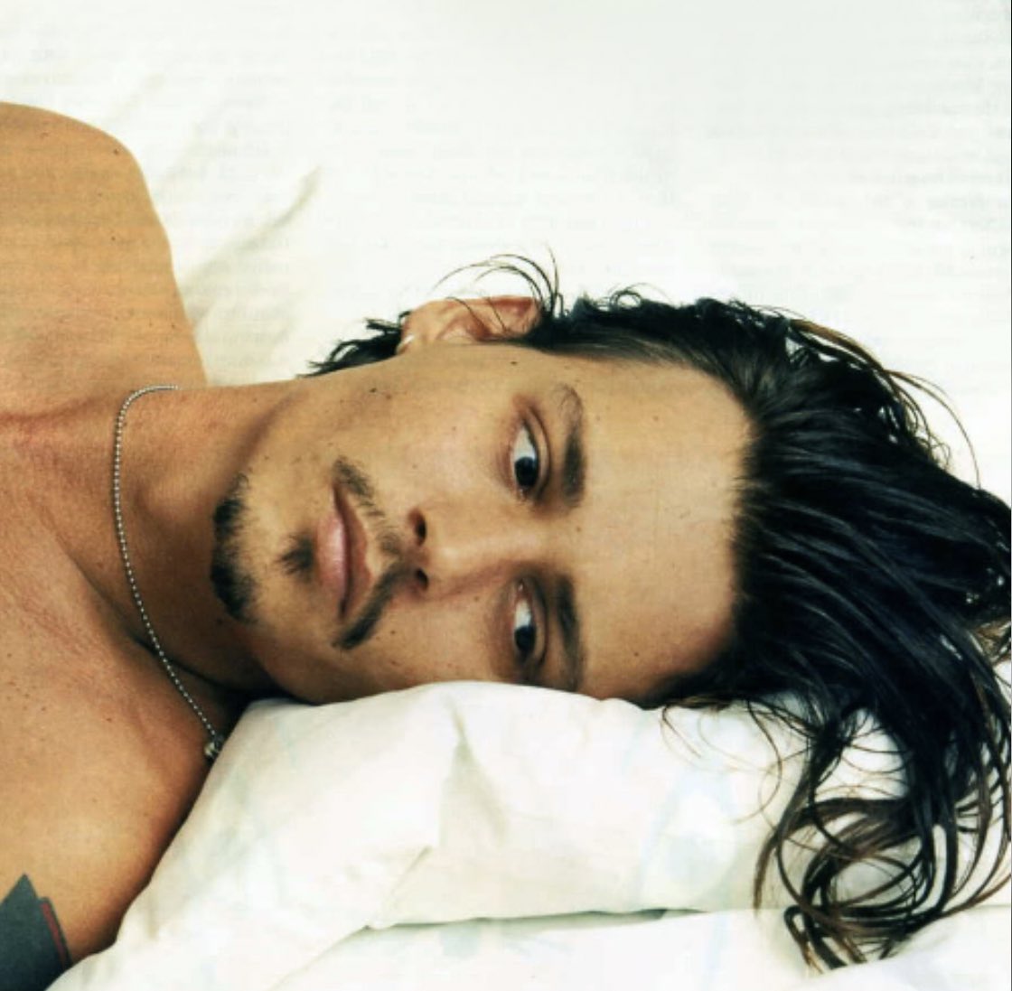 GellertDepp's tweet image. What a year and what a man. 
Happy 59th Birthday to someone who deserves the world and then a little bit more. ♥️ 
#HappyBirthdayJohnnyDepp